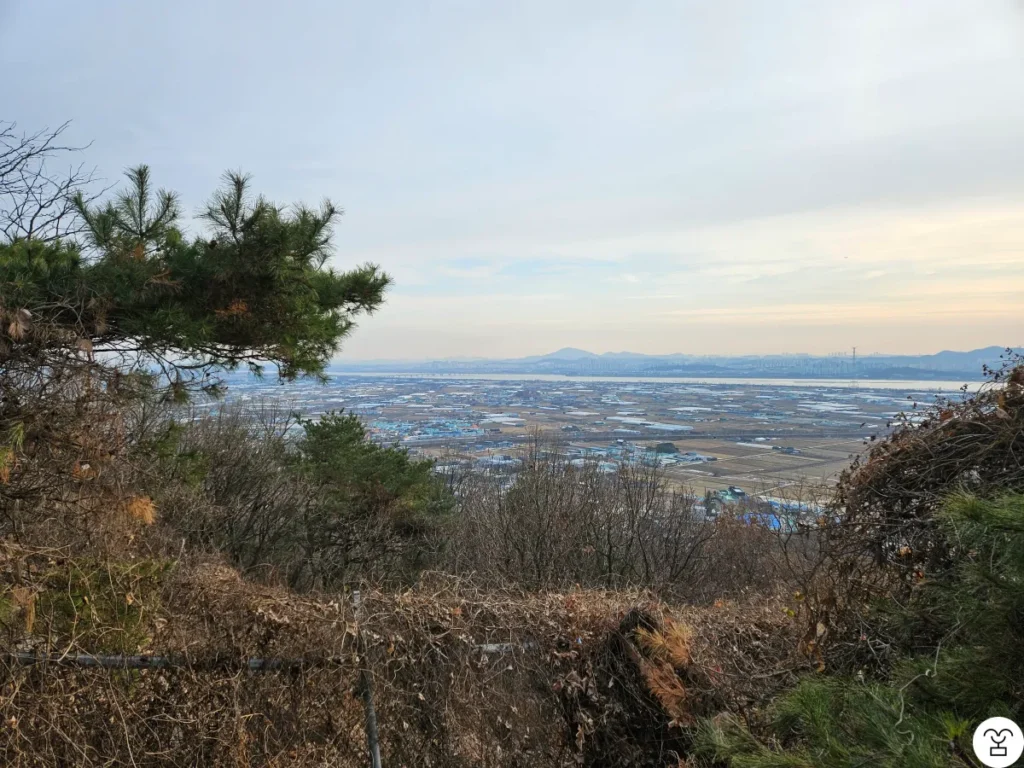 Pemandangan dengan Jembatan Ilsan yang terlihat
