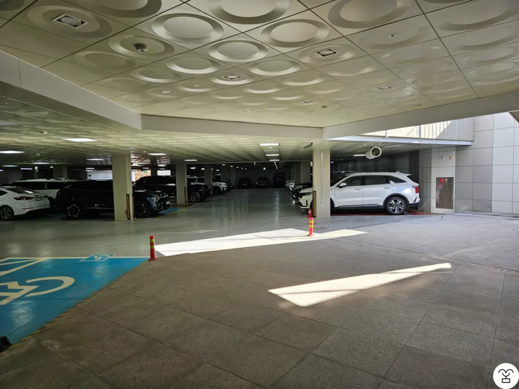 Lantai B1 Pusat Pameran Ekologi Perdamaian